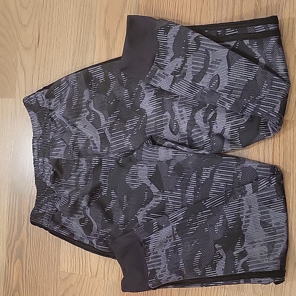2 pairs of boys Adidas pants - Picture 7 of 7